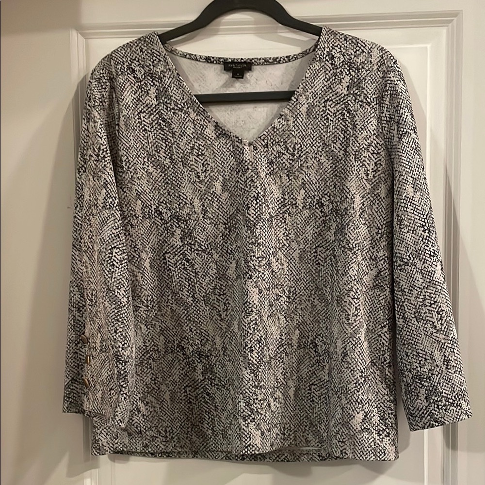 Ann Taylor Gray and Black 3/4 Sleeve Boxy Blouse